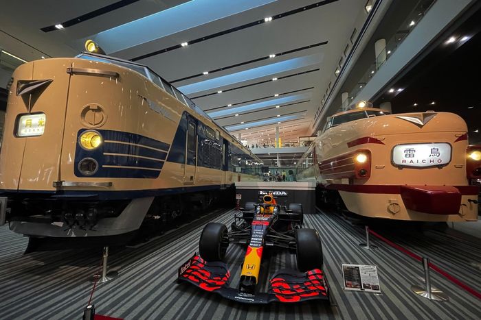 レッドブルRB16B、クハネ581、クハ489