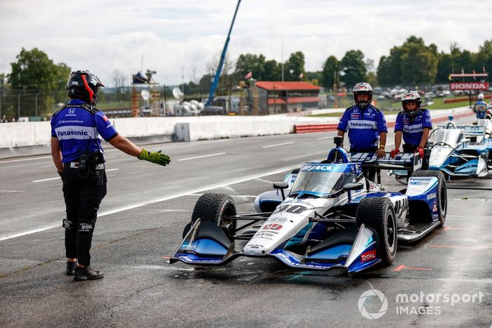 Takuma Sato, Rahal Letterman Lanigan Racing Honda, crew