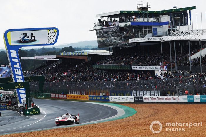 #7 Toyota Gazoo Racing Toyota GR010 - Hybrid Hypercar, Mike Conway, Kamui Kobayashi, José María López 