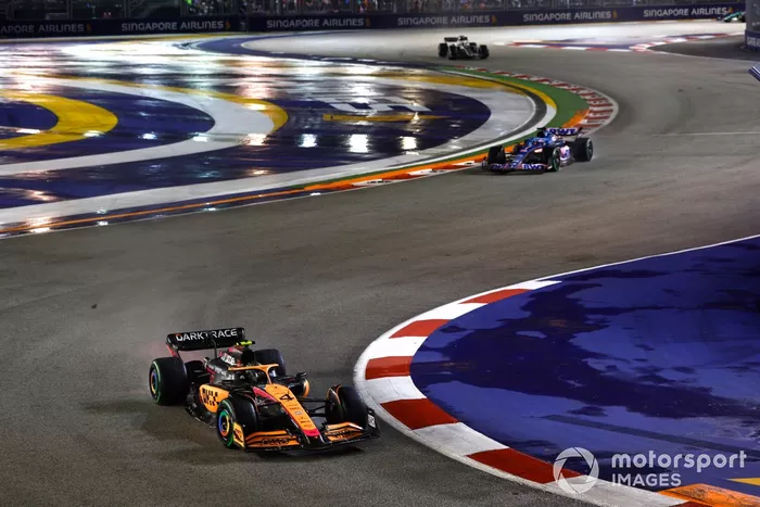 Lando Norris, McLaren MCL36, Fernando Alonso, Alpine A522