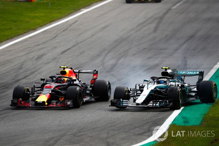Max Verstappen, Red Bull Racing RB14 Tag Heuer, y su duelo con Valtteri Bottas, Mercedes AMG F1 W09