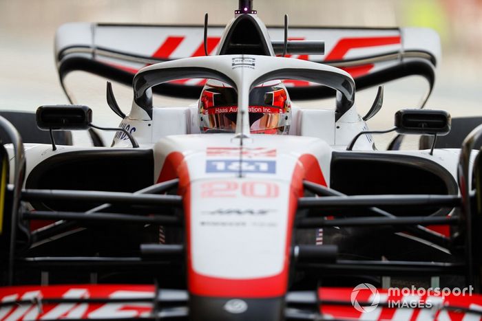 Kevin Magnussen, Haas VF-22 
