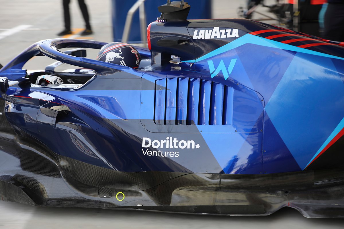 Detalles laterales del Williams FW44