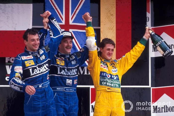 O recorde anterior era da Williams, que em 1992 começou a temporada com três dobradinhas