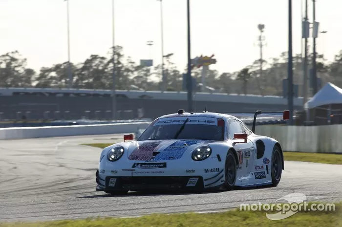 #911 Porsche GT Team Porsche 911 RSR: Patrick Pilet, Nick Tandy, Frederic Makowiecki