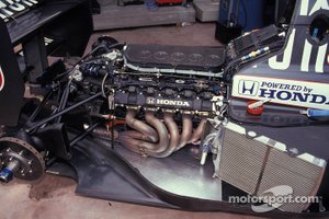 Un motor Honda 3.5 V10 en un Tyrrell 020