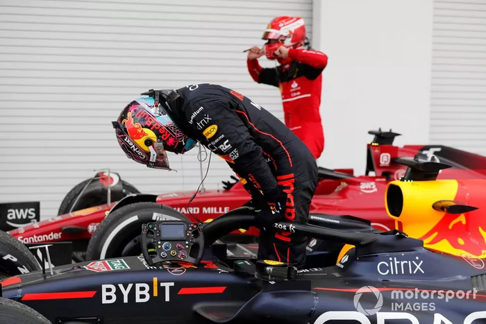 Ganador Max Verstappen, Red Bull Racing, llega al Parc Ferme