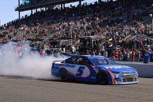 Race winner Kyle Larson, Hendrick Motorsports, Chevrolet Camaro HendrickCars.com