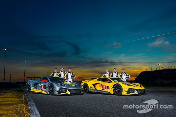 #4 Corvette Racing Corvette C7.R: Oliver Gavin, Tommy Milner, Marcel Fässler, #3 Corvette Racing Corvette C7.R: Antonio Garcia, Jordan Taylor, Nicky Catsburg