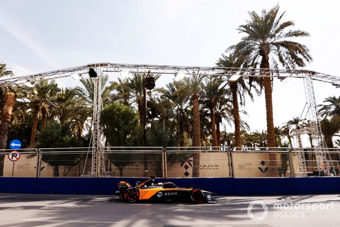 Sam Bird, equipo NEOM McLaren de Fórmula E, e-4ORCE 04