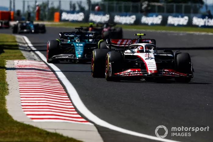 Nico Hulkenberg, Haas VF-23, Lance Stroll, Aston Martin AMR23