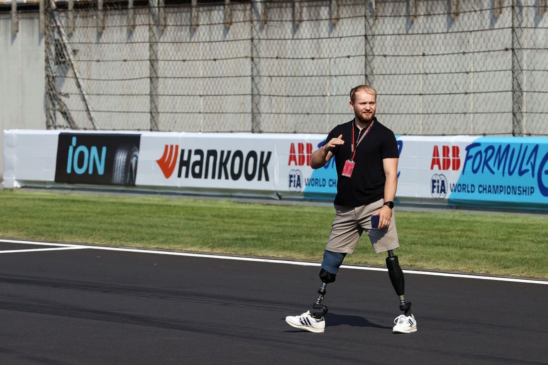 Billy Monger, ekspert telewizyjny