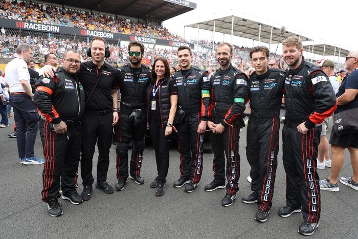 Porsche Penske Motorsport team members