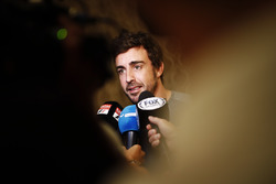 Fernando Alonso avec les médias