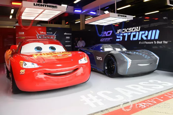 Hamilton também fez algumas participações em filmes e games. No cinema, participou de Carros 2, Carros 3 e Zoolander 2. 