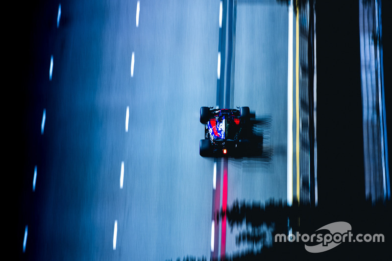 Даниил Квят, Scuderia Toro Rosso STR12