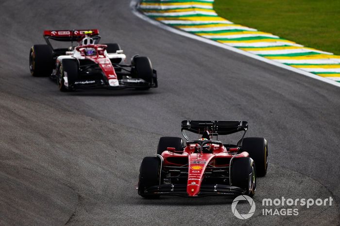 Charles Leclerc, Ferrari F1-75, Zhou Guanyu, Alfa Romeo C42