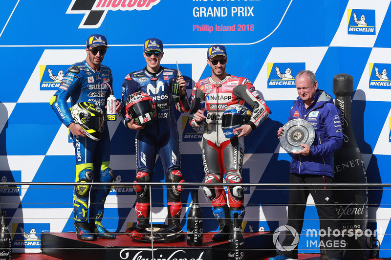 Подіум: друге місце Андреа Янноне, Team Suzuki MotoGP, переможець гонки Маверік Віньялес, Yamaha Factory Racing, третє місце Андреа Довіціозо, Ducati Team
