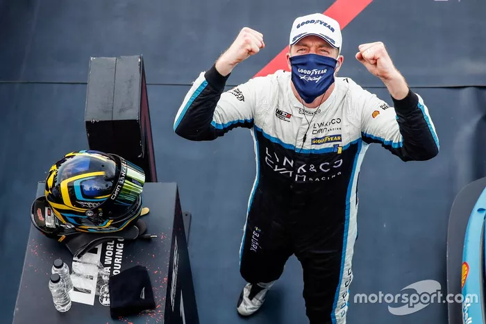 Ganador de la carrera Thed Björk, Cyan Performance Lynk & Co 03 TCR