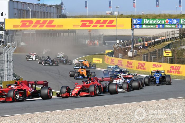 Arrancada Charles Leclerc, Ferrari SF21, Carlos Sainz Jr., Ferrari SF21, Antonio Giovinazzi, Alfa Romeo Racing C41, Fernando Alonso, Alpine A521