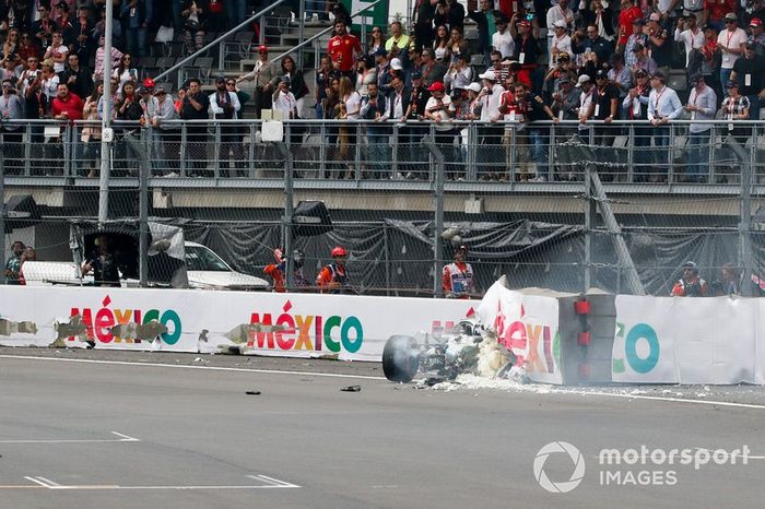 Choque de Valtteri Bottas, Mercedes AMG W10