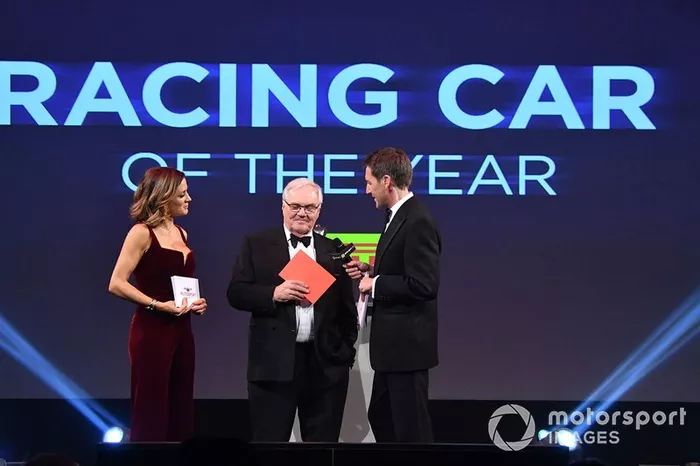 Patrick Head sul palco per presentare il Racing Car of the Year Award