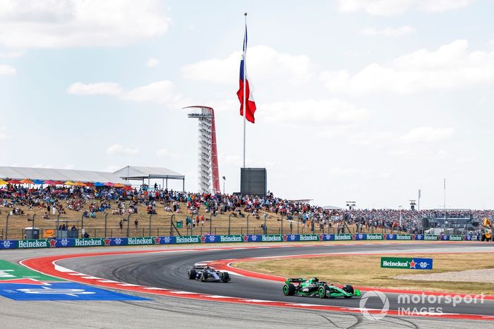 Zhou Guanyu, Stake F1 Team KICK Sauber C44, Alex Albon, Williams FW46