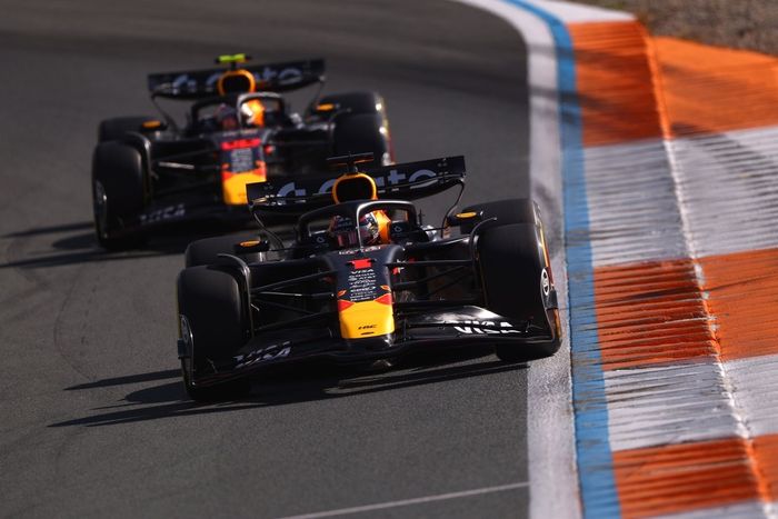 Max Verstappen, Red Bull Racing, Yuki Tsunoda, Red Bull Racing Team