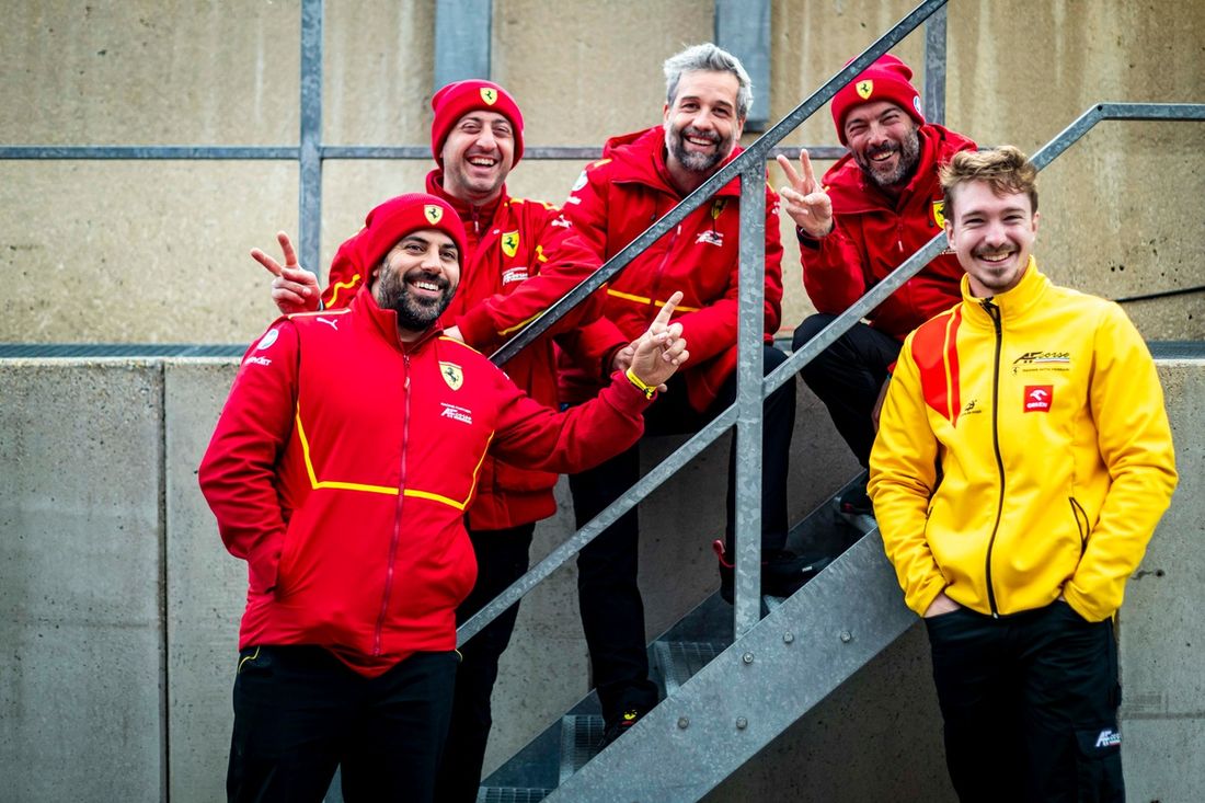 Członkowie zespołu Ferrari AF Corse