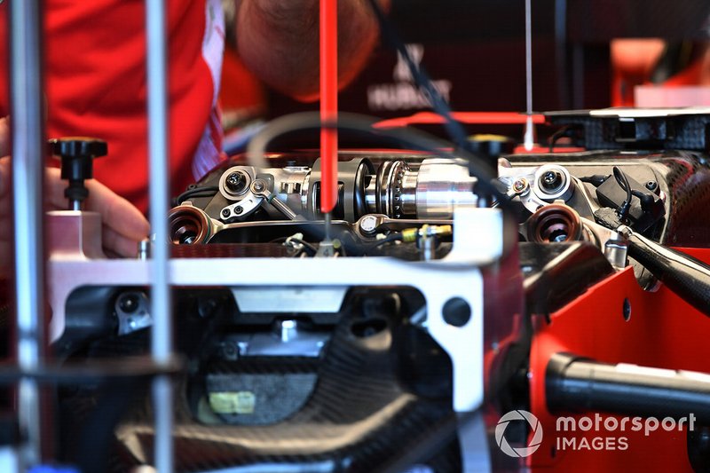 Dettagli sospensioni Ferrari SF90