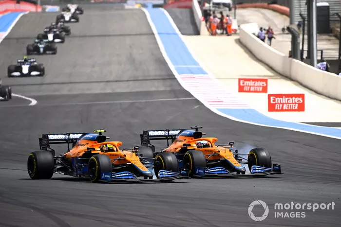 Daniel Ricciardo, McLaren MCL35M, Lando Norris, McLaren MCL35M