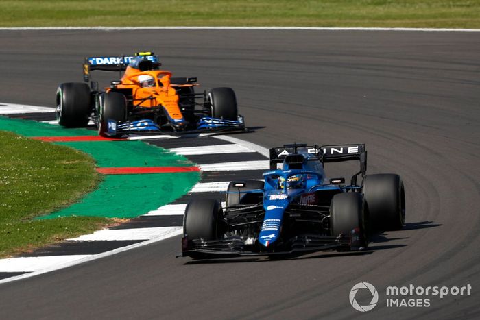 Fernando Alonso, Alpine A521, Lando Norris, McLaren MCL35M