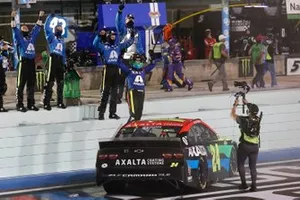 Race winner William Byron, Hendrick Motorsports, Chevrolet Camaro Axalta celebrates his win