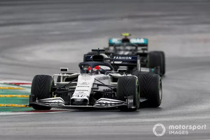 Daniil Kvyat, AlphaTauri AT01, Valtteri Bottas, Mercedes F1 W11
