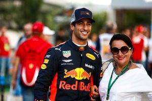 Daniel Ricciardo, Red Bull Racing, with a fan
