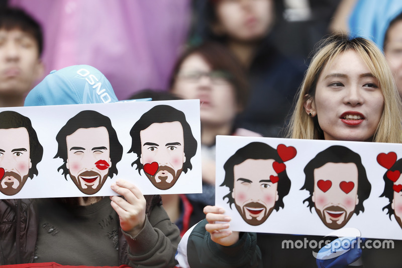 Fans of Fernando Alonso, McLaren