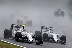 Valtteri Bottas, Williams FW38; Felipe Massa, Williams FW38