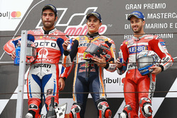 Podium : le vainqueur Marc Marquez, Repsol Honda Team, le deuxième Danilo Petrucci, Pramac Racing, le troisième Andrea Dovizioso, Ducati Team