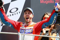 Podium : le vainqueur Andrea Dovizioso, Ducati Team