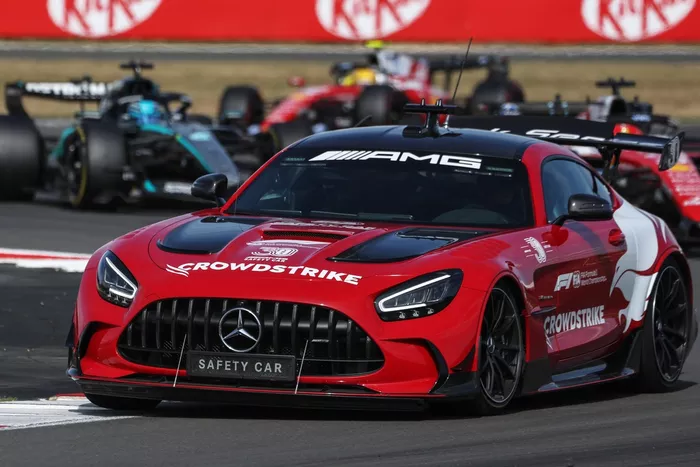  سيارة الأمان التابعة للاتحاد الدولي للسيارات (FIA)