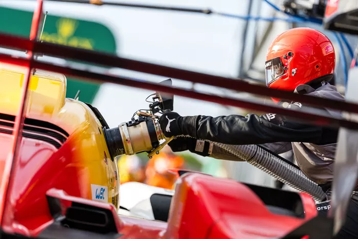 Pitlane action