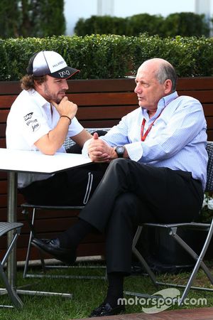 Fernando Alonso, McLaren y Ron Dennis, McLaren Director ejecutivo