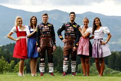 Daniel Ricciardo, Red Bull Racing, Max Verstappen, Red Bull Racing with Formula Una girls