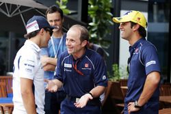 (L to R): Felipe Massa, Williams with Joseph Lieberer, Sauber Physio and Felipe Nasr, Sauber F1 Team