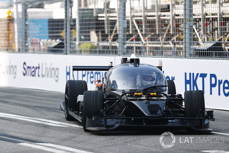 Roborace dengan kokpit