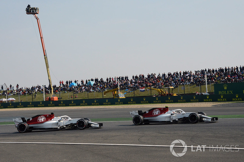 Charles Leclerc, Sauber C37 and Marcus Ericsson, Sauber C37