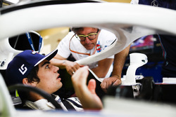 Lance Stroll, Williams Racing, and Luca Baldisserri, Engineer, Williams F1