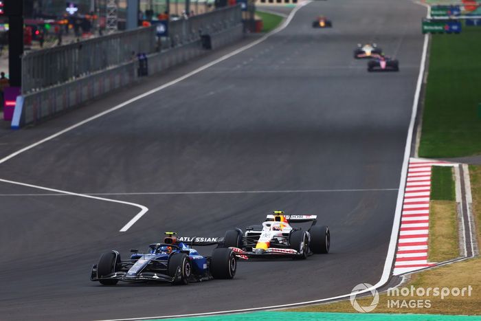 Yuki Tsunoda, RB F1 Team, Carlos Sainz, Williams