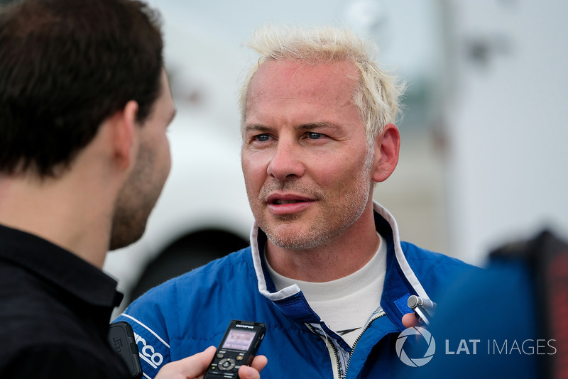 Jacques Villeneuve: “Ocon é vergonhoso. Aquilo foi ridículo. E o pior de tudo é que todos viram o que aconteceu e não teve um ‘desculpem, rapazes, eu estava errado’. É bom aceitar que você está errado.”