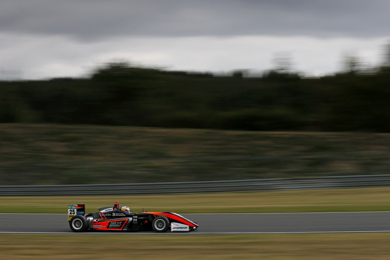 Sophia Flörsch, Van Amersfoort Racing Dallara F317 - Mercedes-Benz